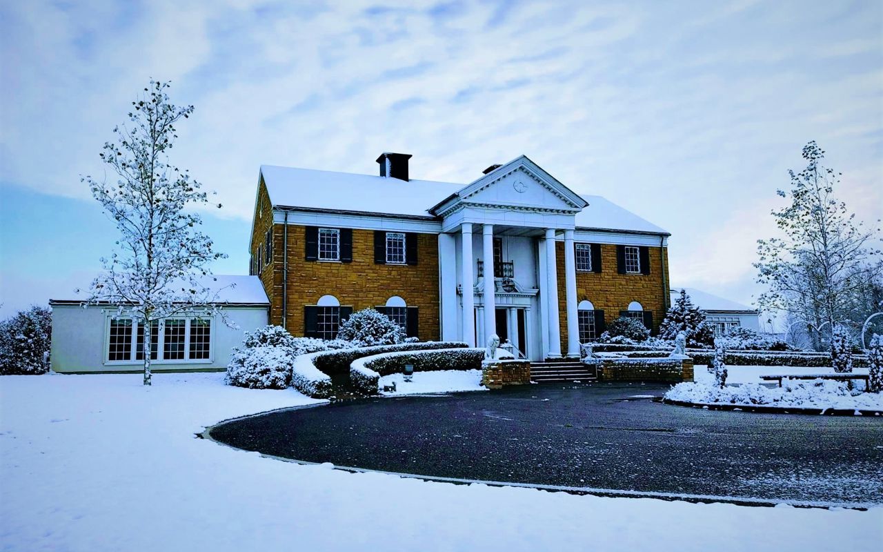 Memphis Mansion med sne