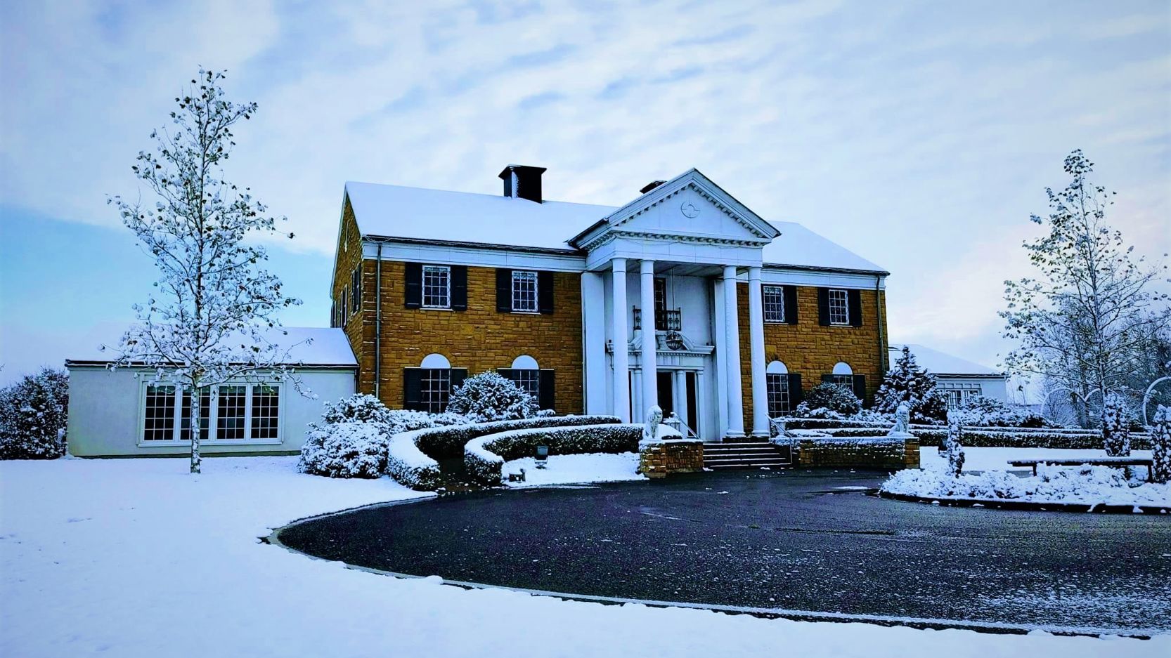 Memphis Mansion med sne
