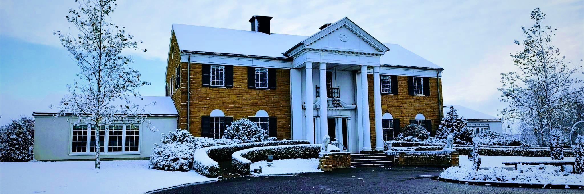 Memphis Mansion med sne