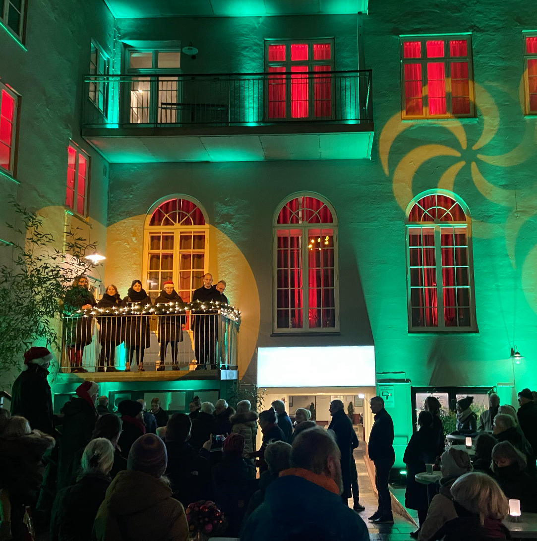 Julemusik i baggården på Hotel Randers