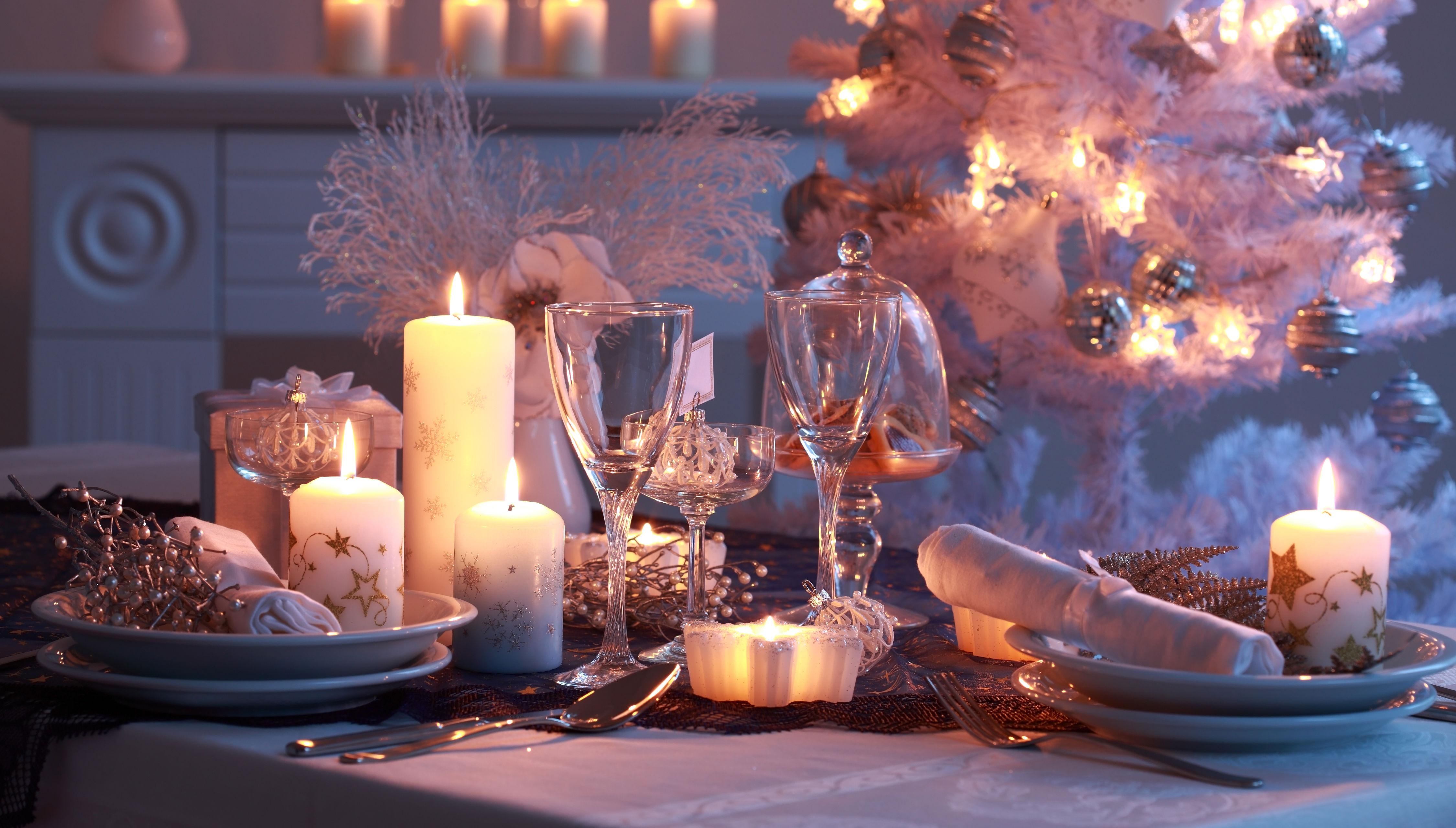 Bord dækket til julemiddag