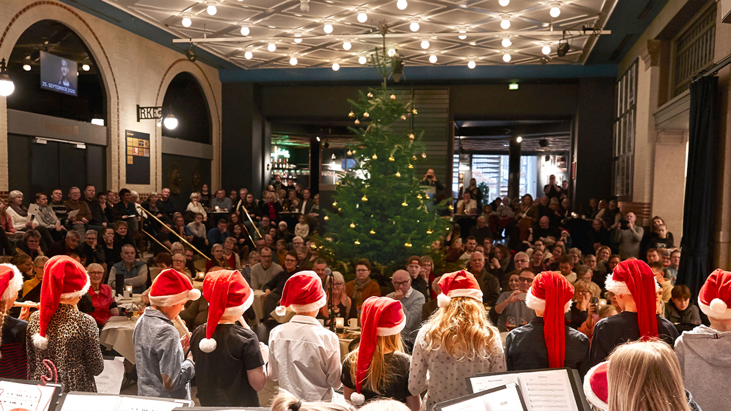 Værkets juletræ tændes