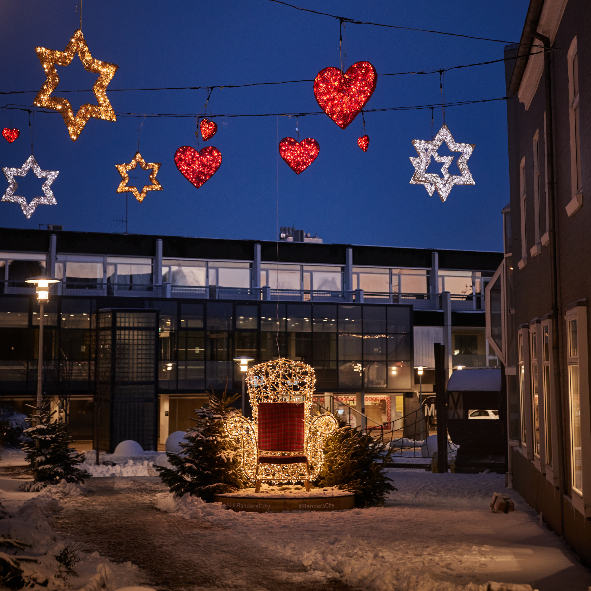 Julepynt foran Slotscentret