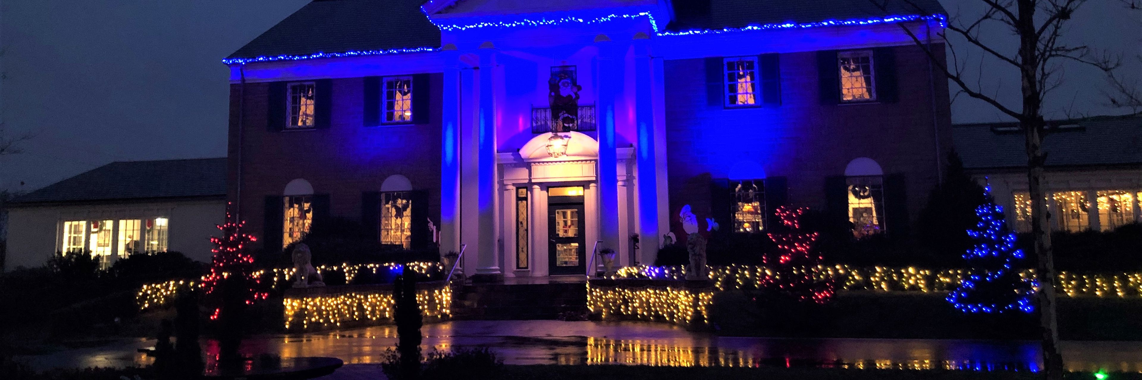 Memphis Mansion med julelys